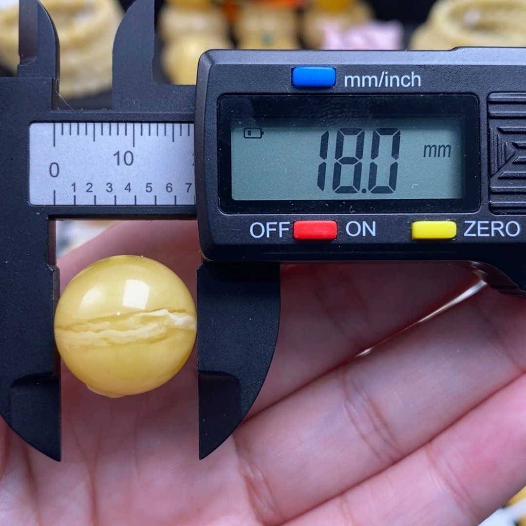 蜜蜡未镶嵌珠宝奇石