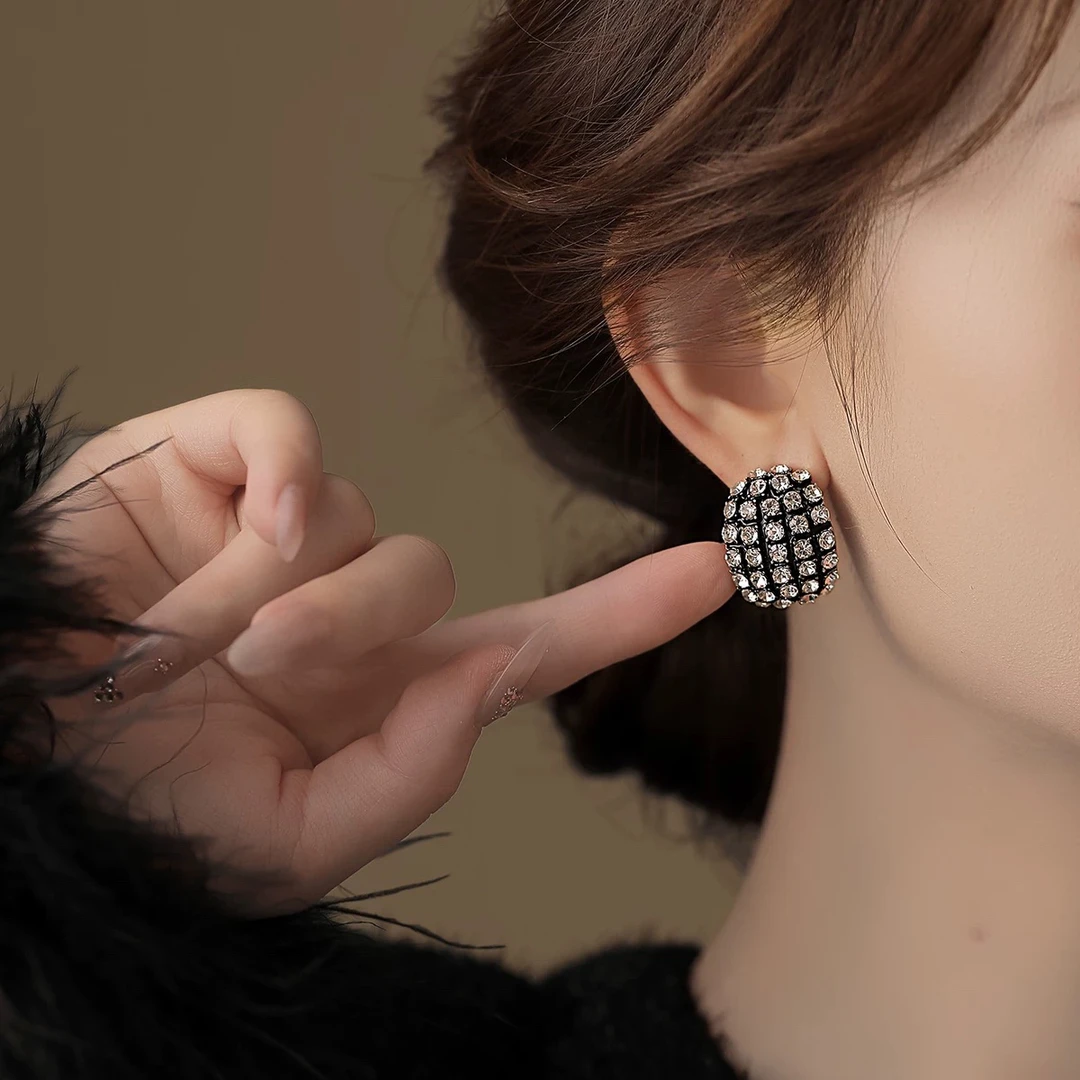 铜合金合成锆石耳饰 铜合金耳饰 新款复古港风镶钻几何耳钉女小众