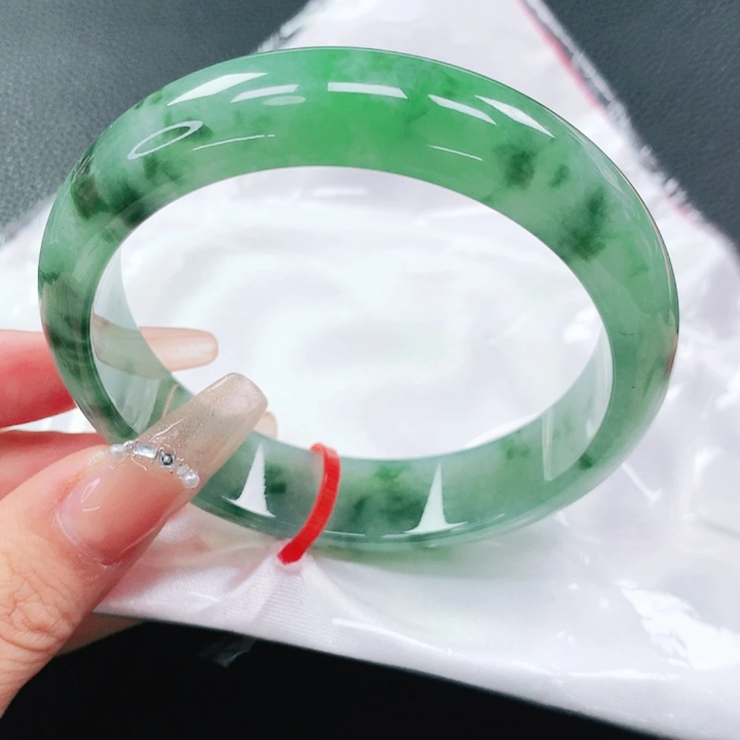 翡翠手镯未镶嵌58圈