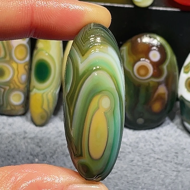 玛瑙/玉髓未镶嵌珠宝奇石