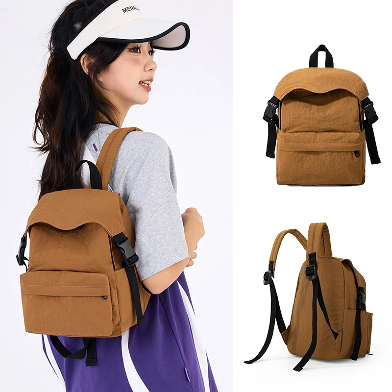 新款小型双肩包女迷你书包户外徒步旅行小背包轻便登山包短途运动