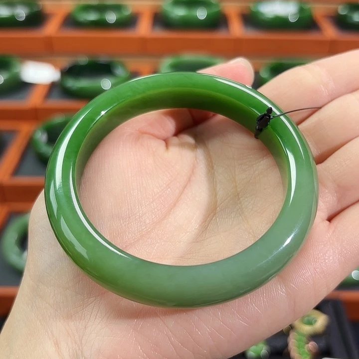 和田玉（碧玉）未镶嵌手镯双色阳绿 粉绿