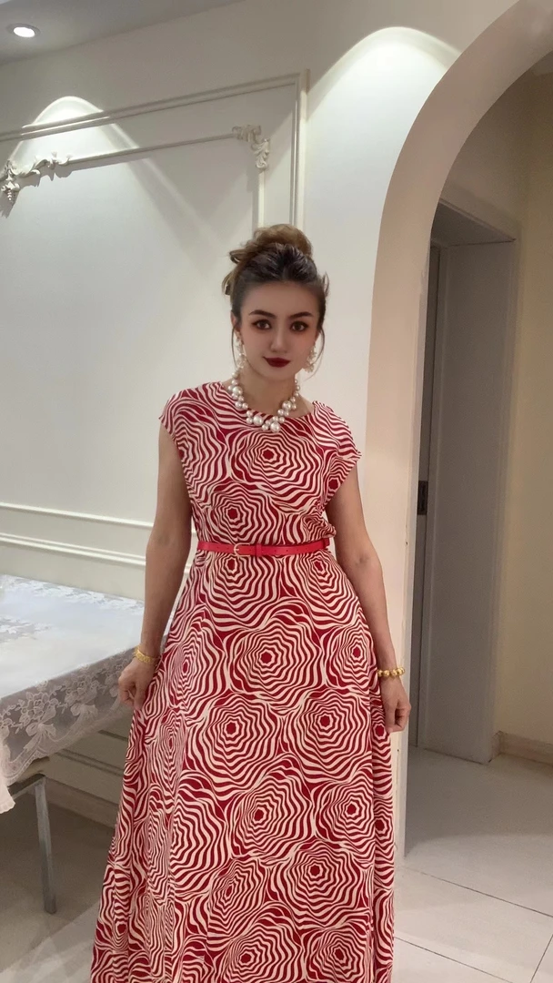 2025新款时尚夏季气质显瘦连衣裙