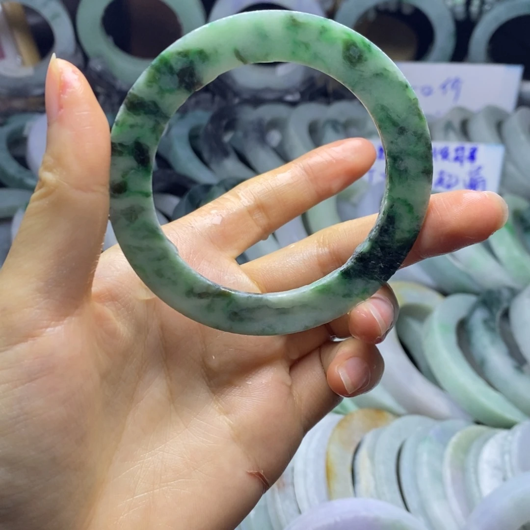 定制翡翠未镶嵌手镯