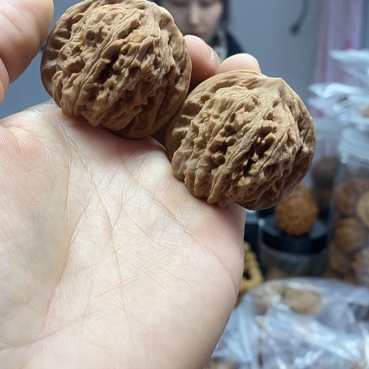 文玩核桃把件42四座楼红皮