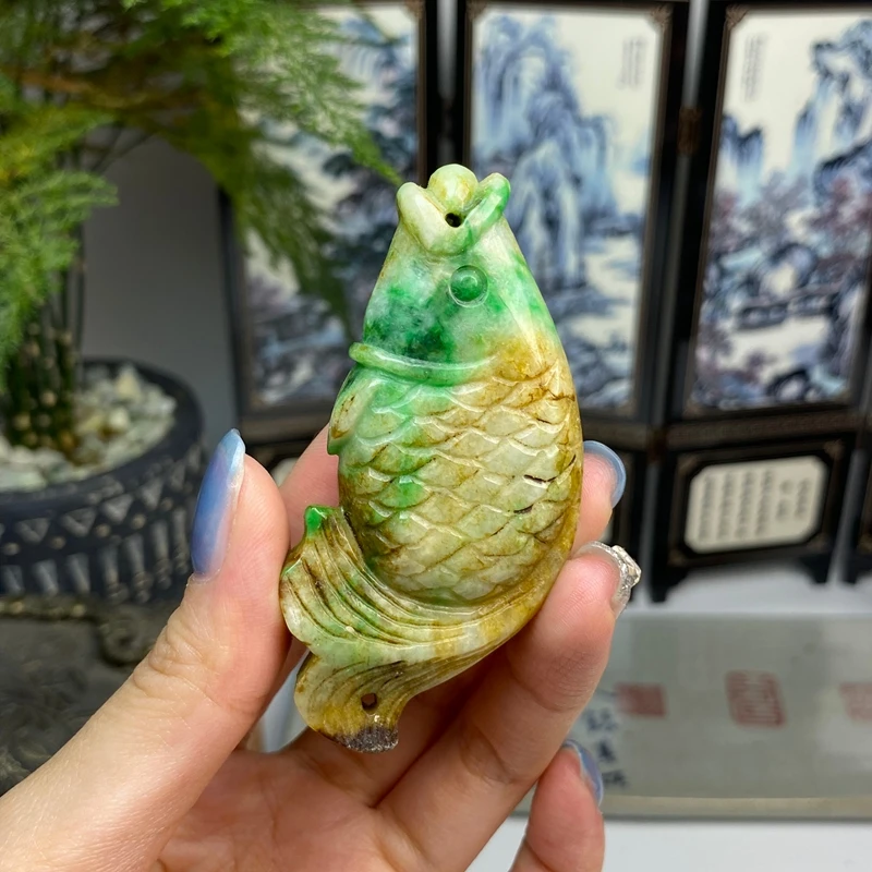 老料飘绿沁色年年有余鱼挂件吊坠 天然翡翠A货