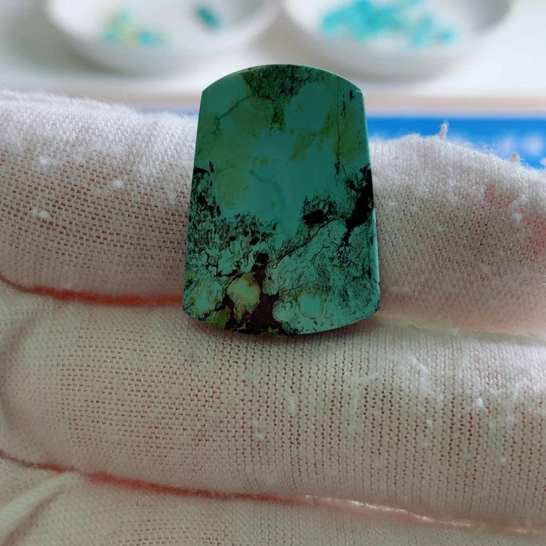 绿松石未镶嵌挂件