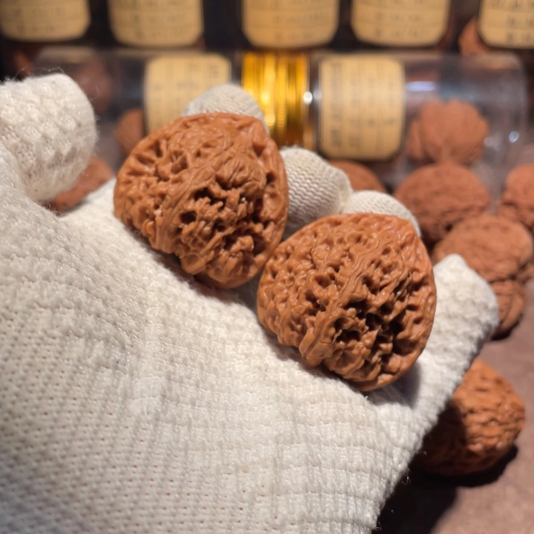 文玩核桃吊坠40三角疆