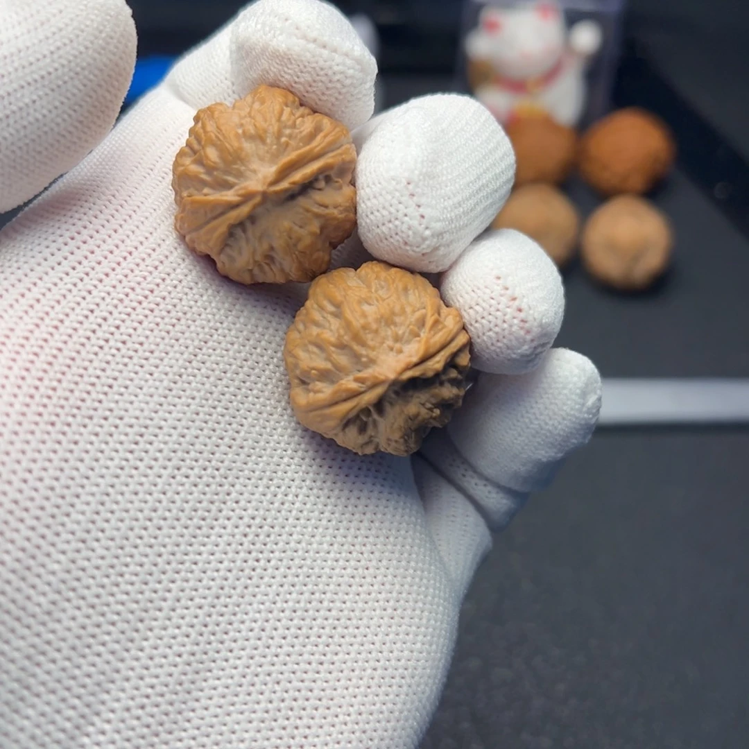 文玩核桃把件粗筋小八棱