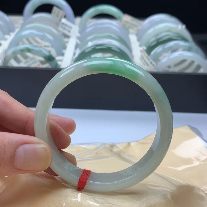 翡翠未镶嵌手镯57.58圈