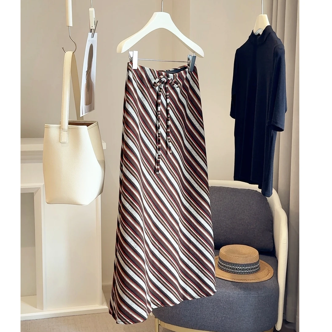 复古条纹半身裙女2025新款早秋季松紧腰百搭修身显瘦包臀a字长裙