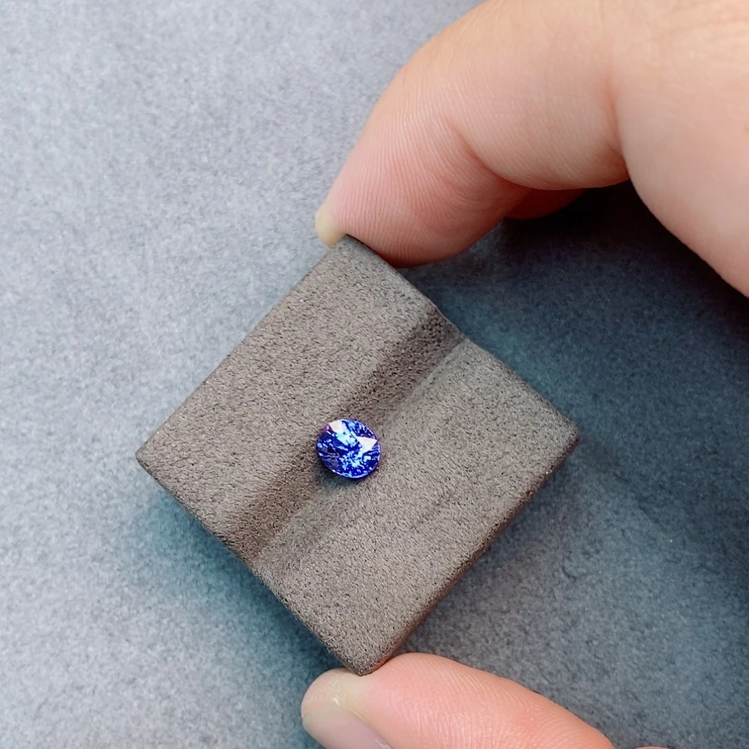 蓝宝石裸石1.25ct 吉尔德无烧矢车菊