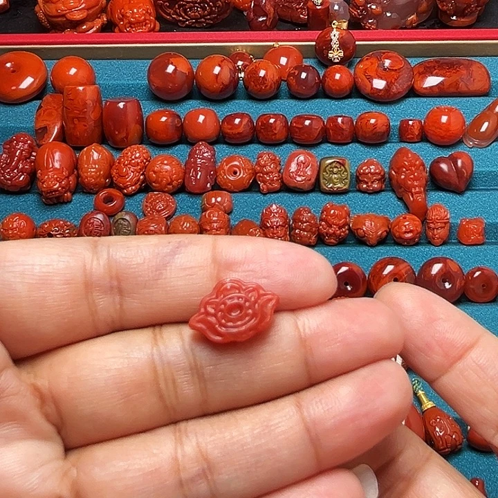 上***水南红玛瑙未镶嵌配饰背云