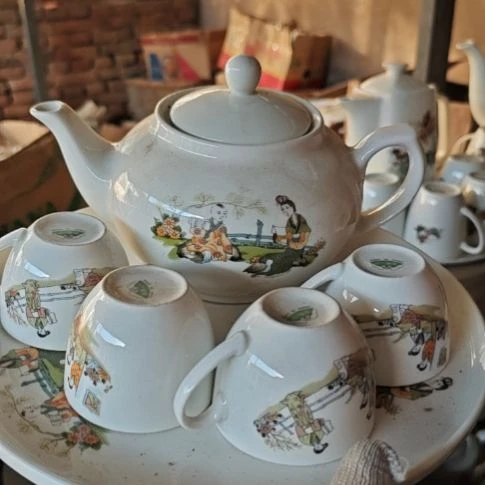 库存微瑕三娘教子多孔茶壶一套容量800毫升