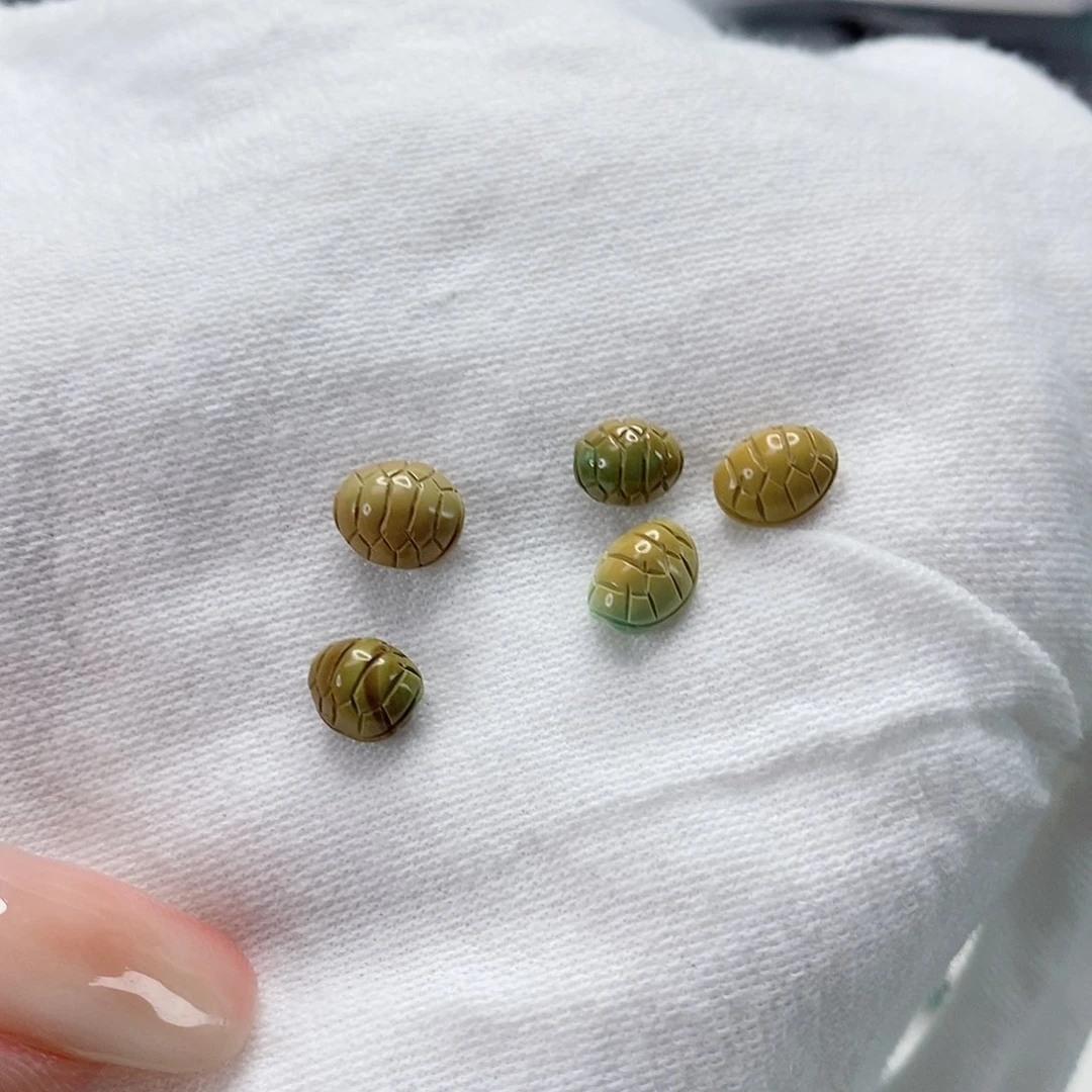 南红玛瑙未镶嵌珠宝奇石