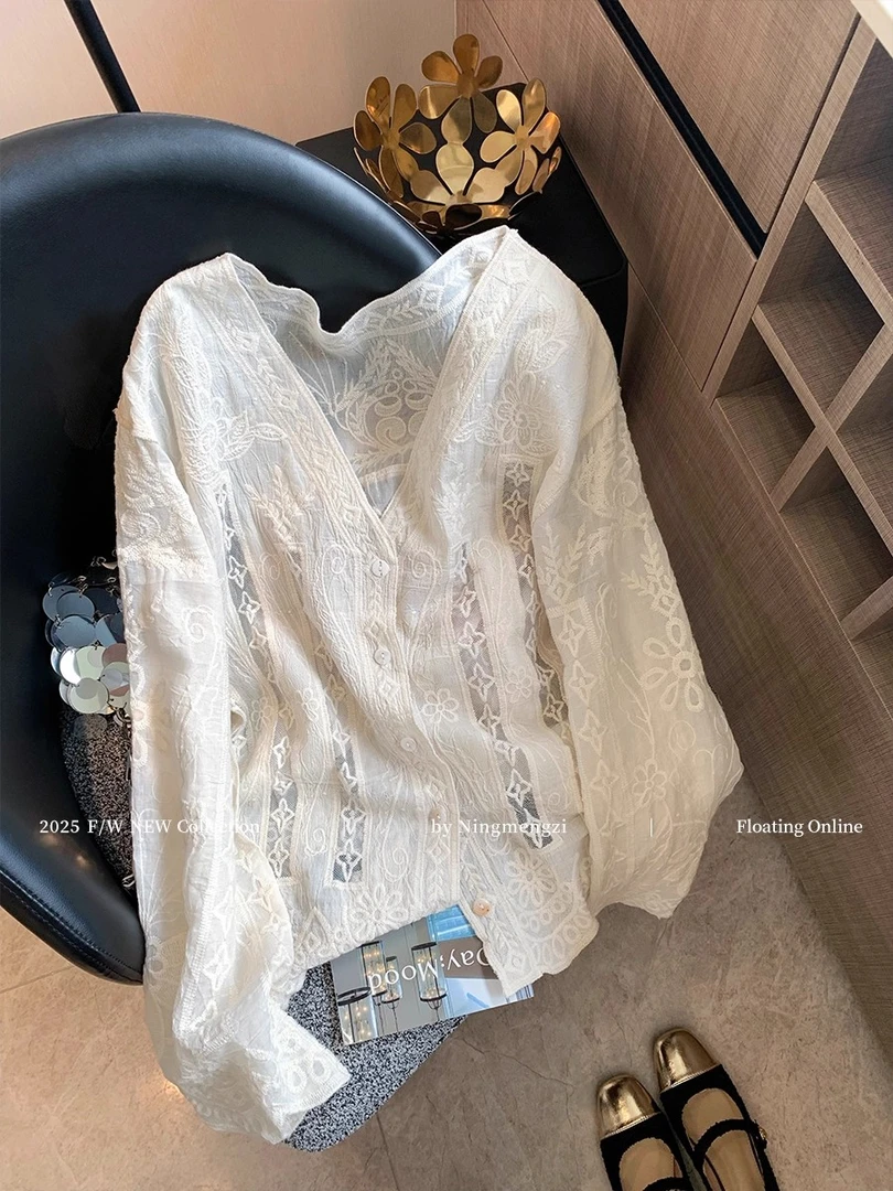 法式镂空蕾丝刺绣v领长袖衬衫女夏季高级感温柔气质显瘦慵懒上衣