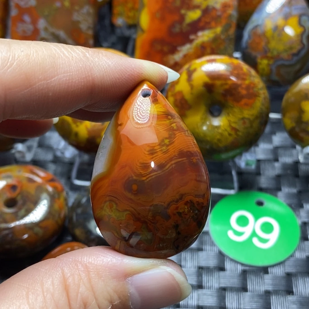 未镶嵌颈饰玛瑙/玉髓紫**雾