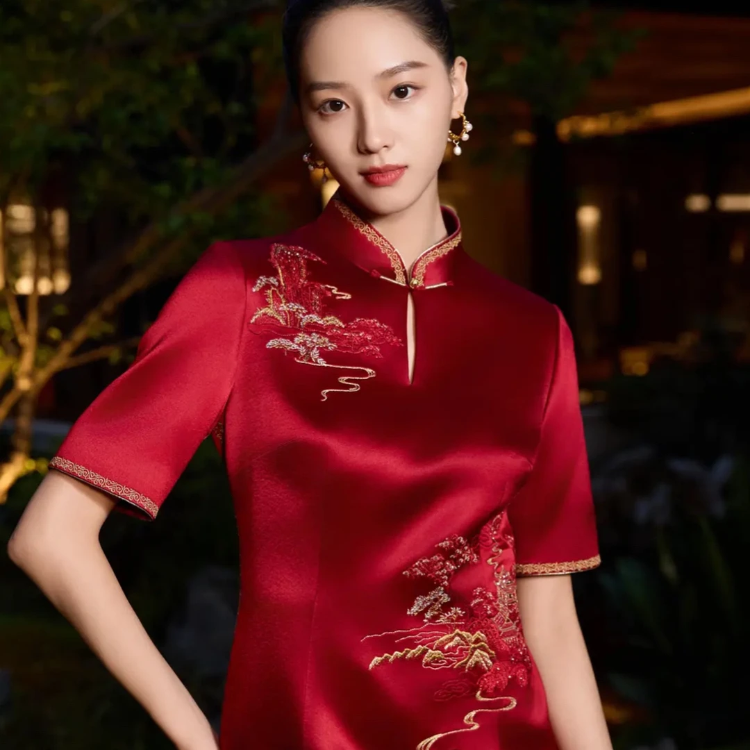 朱紫褕170385亭台楼阁刺绣酒红色旗袍中式婚礼妈妈装喜婆婆喜妈妈