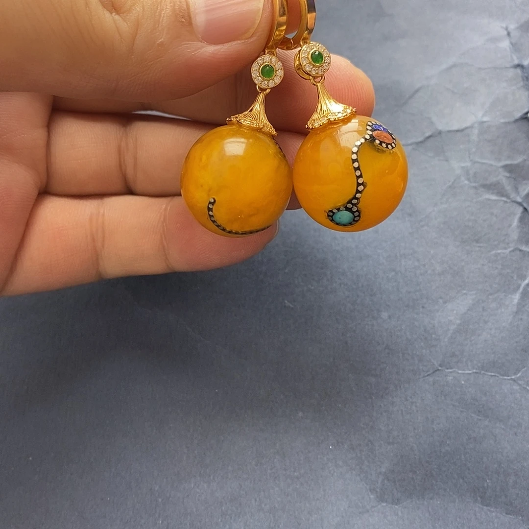 琥珀未镶嵌裸石耳坠