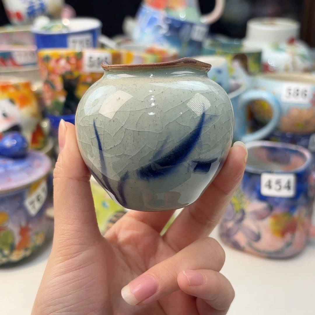 瓷片兔兔好可爱呀打个