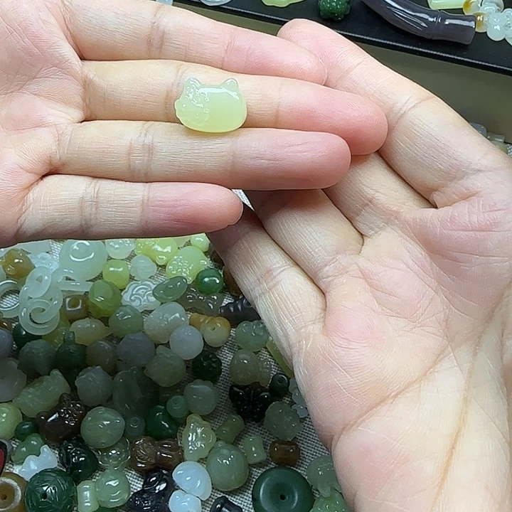未镶嵌和田玉挂件