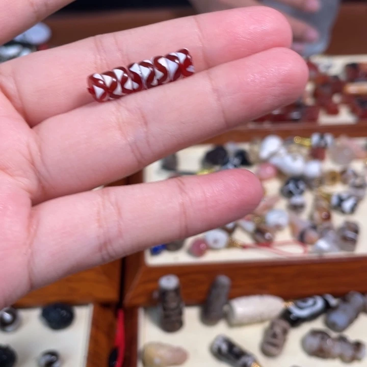 玛瑙/玉髓未镶嵌颈饰1虎牙