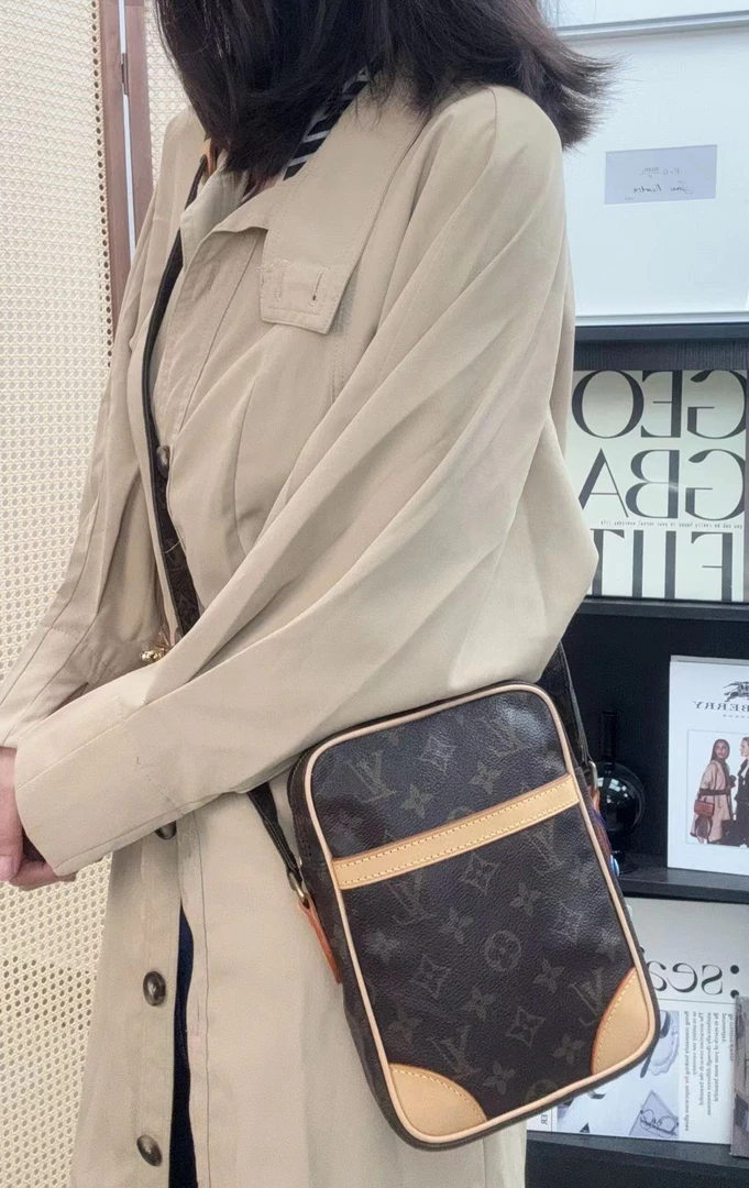 95新 LouisVuitton/路易威登 老花相机包斜挎包/秋境 09582