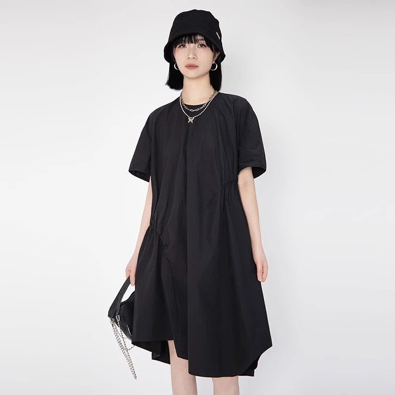 书芮2025年夏季新款抽绳文艺女圆领短袖褶皱设计感宽松连衣裙女