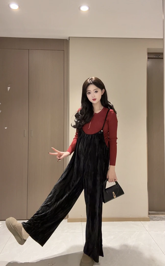 现货孕妇秋冬装2025新款丝绒孕妇背带裤针织上衣洋气时尚孕妇套装