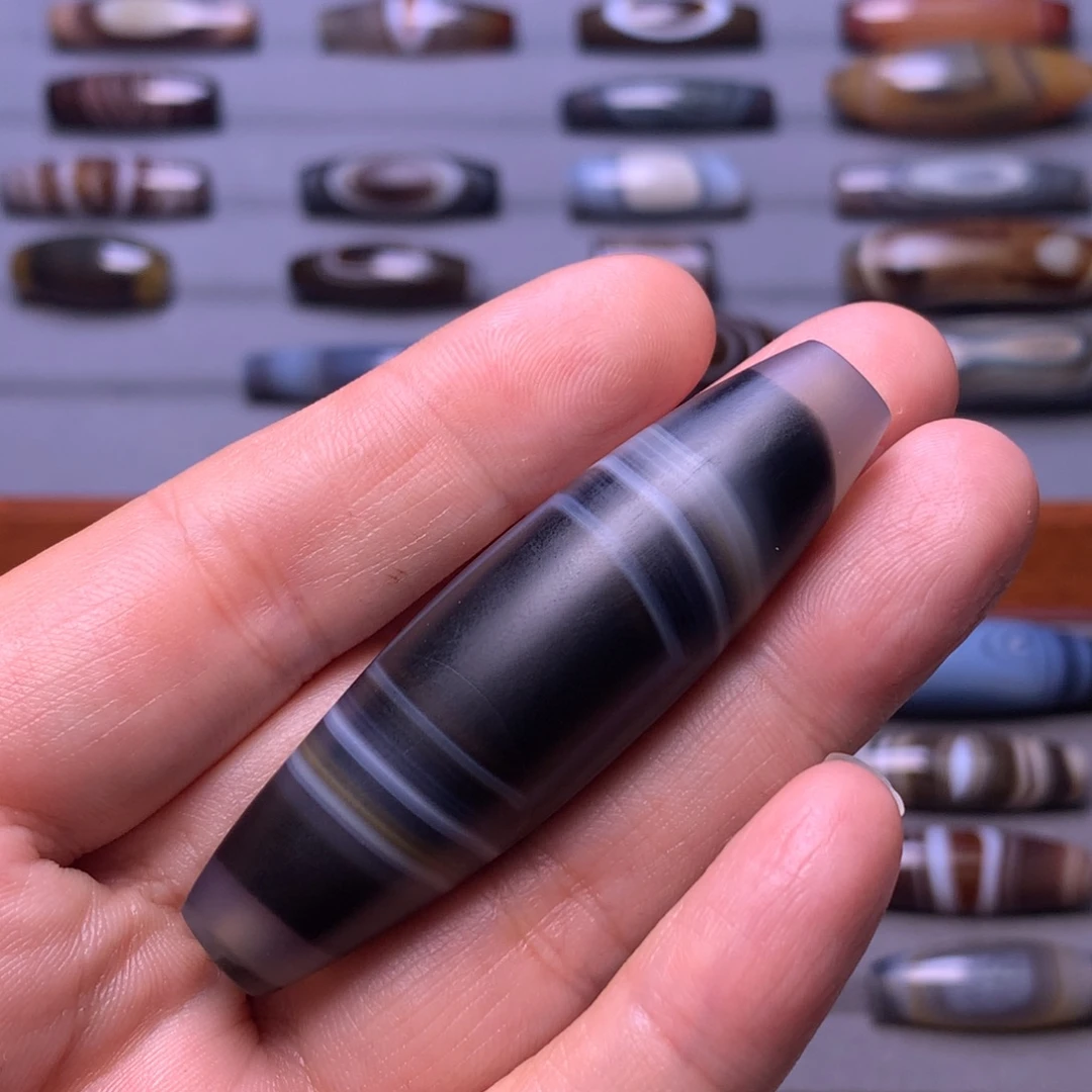 昂***扎玛瑙/玉髓未镶嵌颈饰