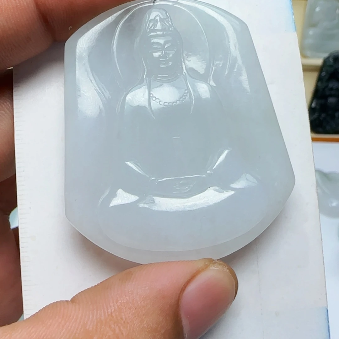 翡翠未镶嵌颈饰，