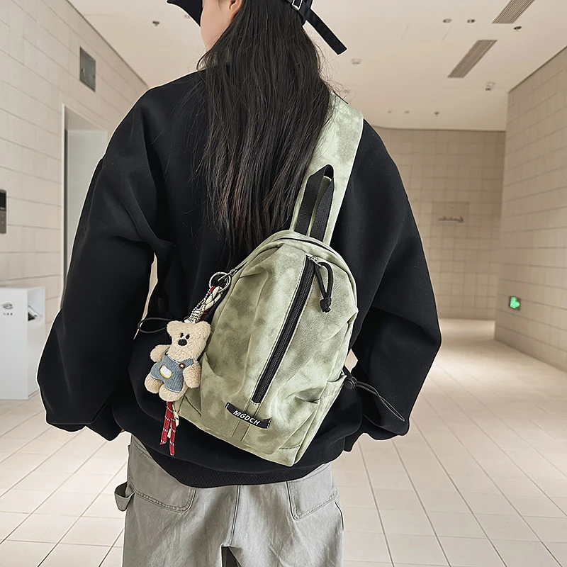 胸包男款潮牌斜挎包女2025新款运动轻便旅游小背包ins日系单肩包