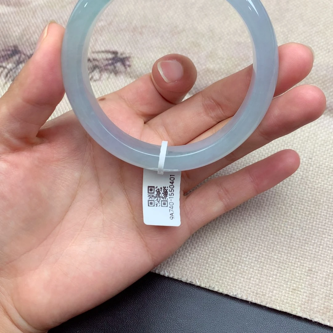 翡翠手镯未镶嵌缅甸翡翠手镯未镶嵌