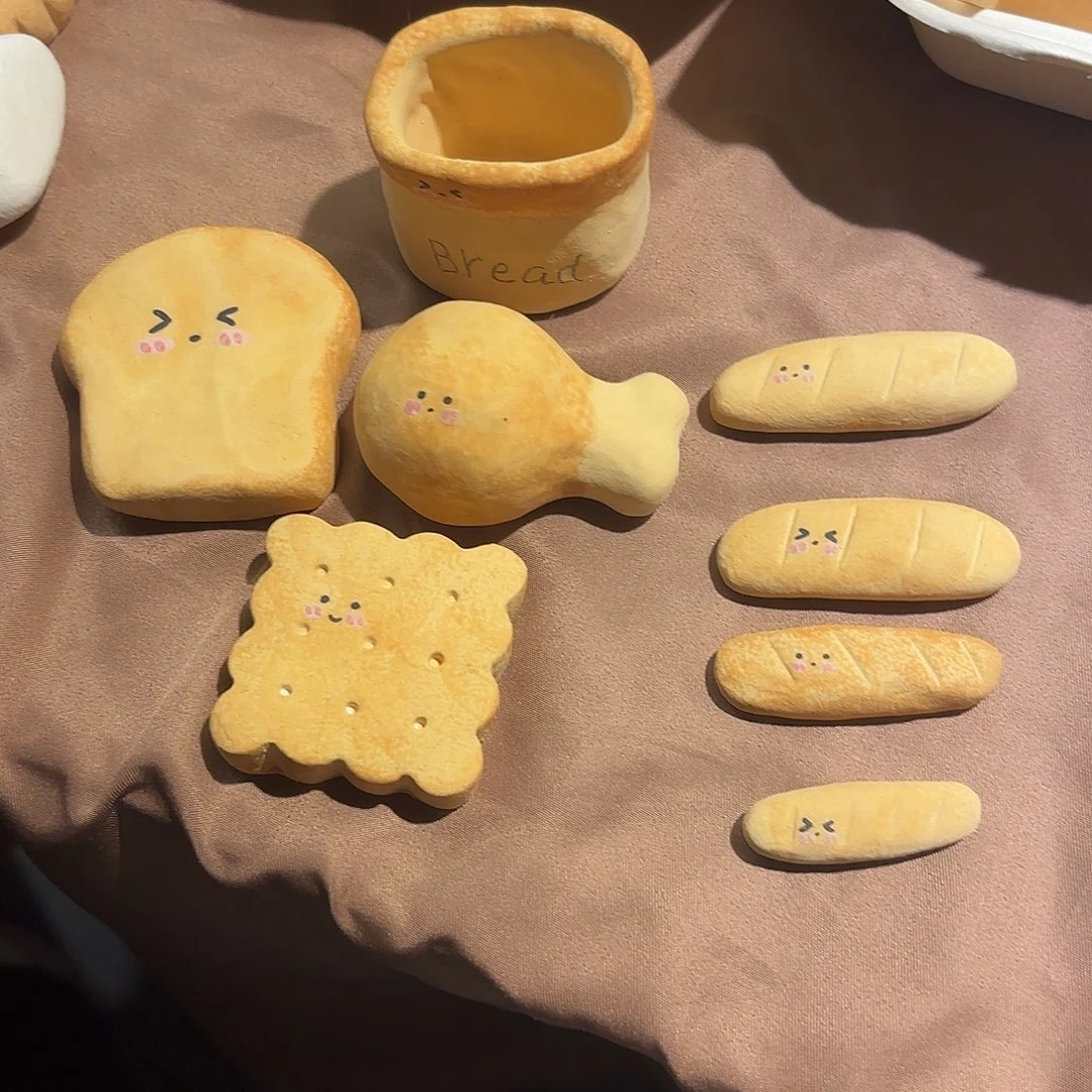 江***四个面包摆件一起