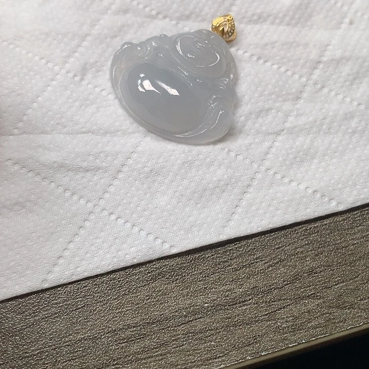 翡翠18K金镶嵌颈饰佛