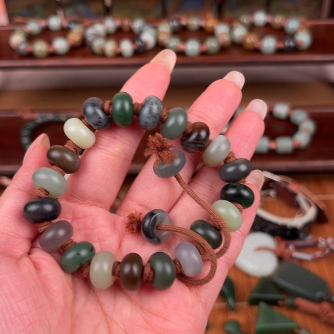 。***臉和田玉（糖玉）未镶嵌颈饰