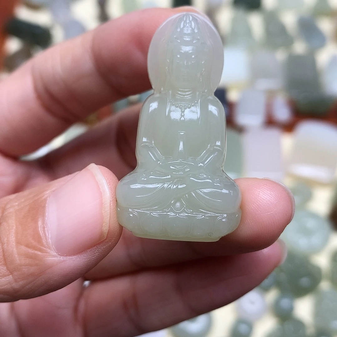 精***神和田玉未镶嵌颈饰