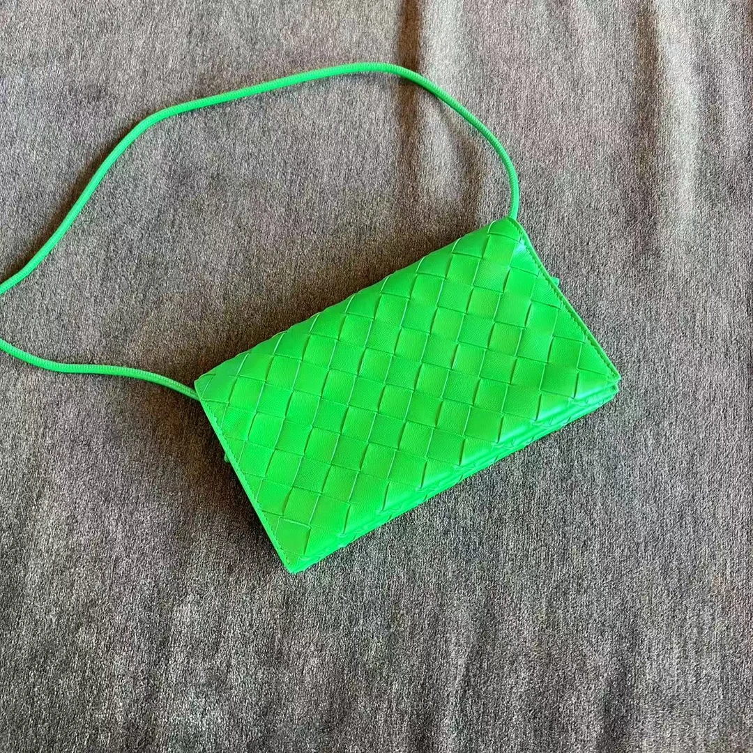 未使用 BOTTEGA VENETA/葆蝶家 /七七/编织信封包