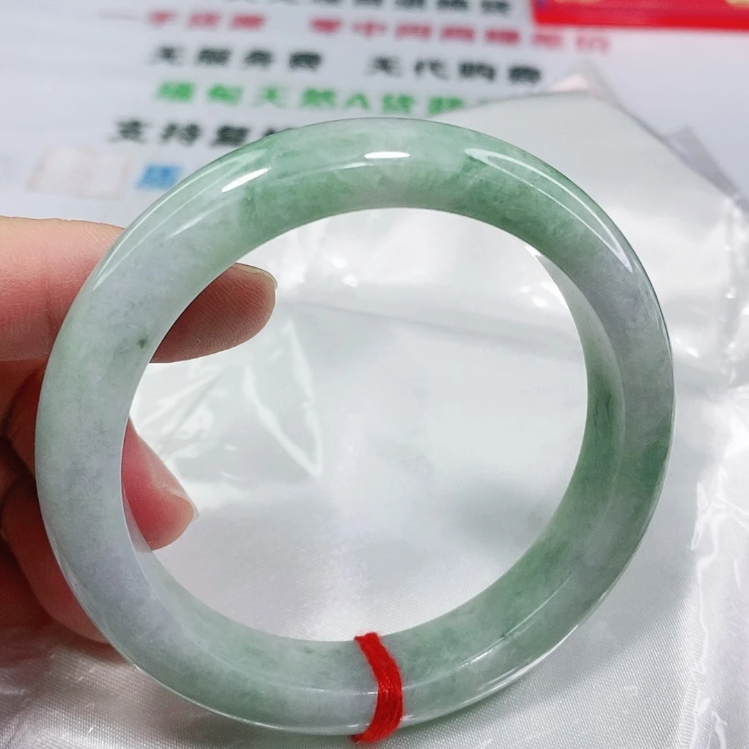 翡翠手镯未镶嵌57圈口