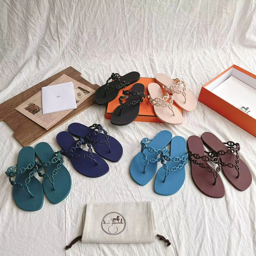 《WIEI》猪鼻子防水平底拖鞋沙滩度假凉鞋同款