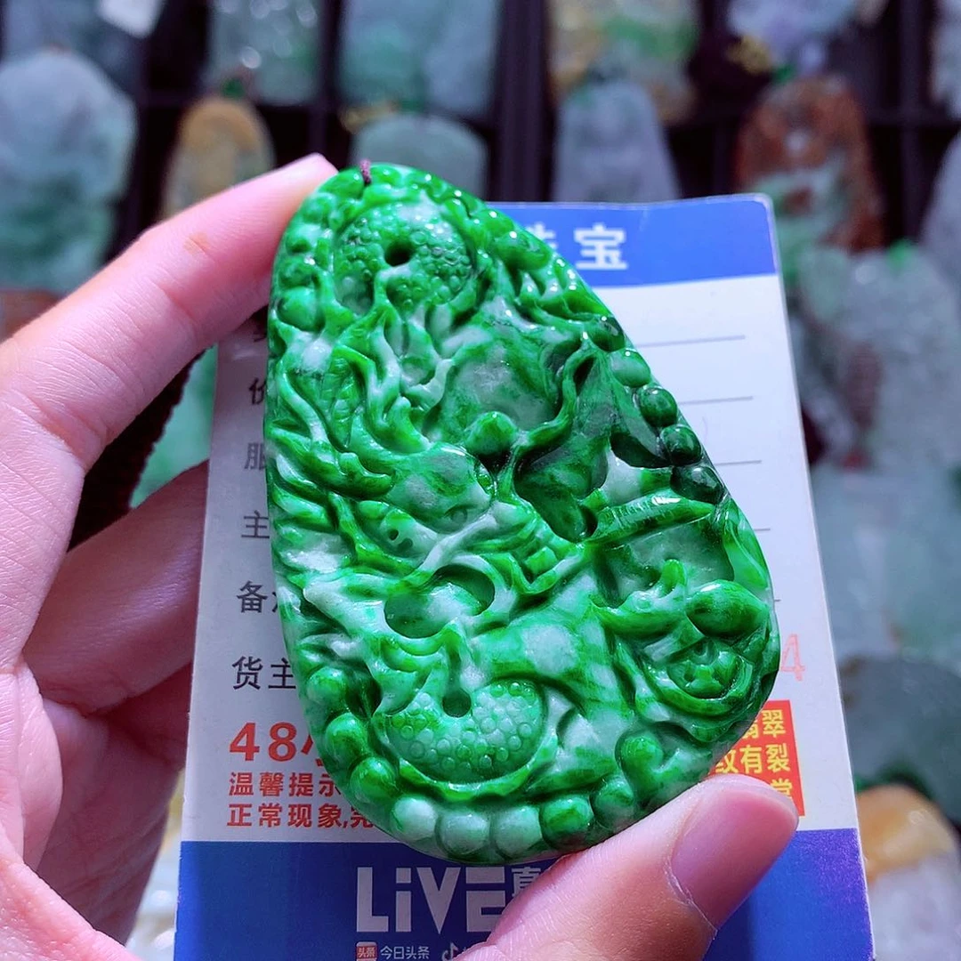 颈饰未镶嵌翡翠天然