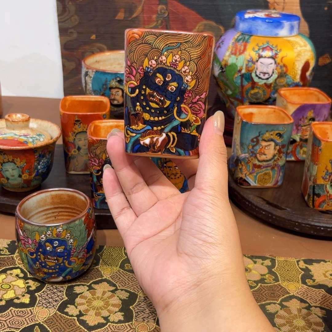 手工手绘六臂大黑天茶杯