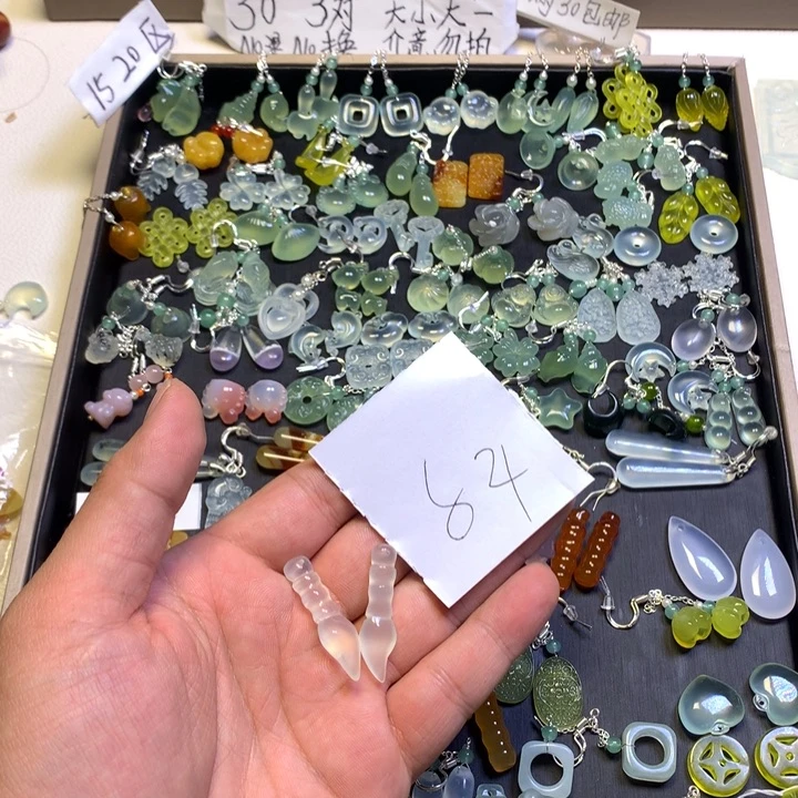 怜***玉蛇纹石玉合金耳钉