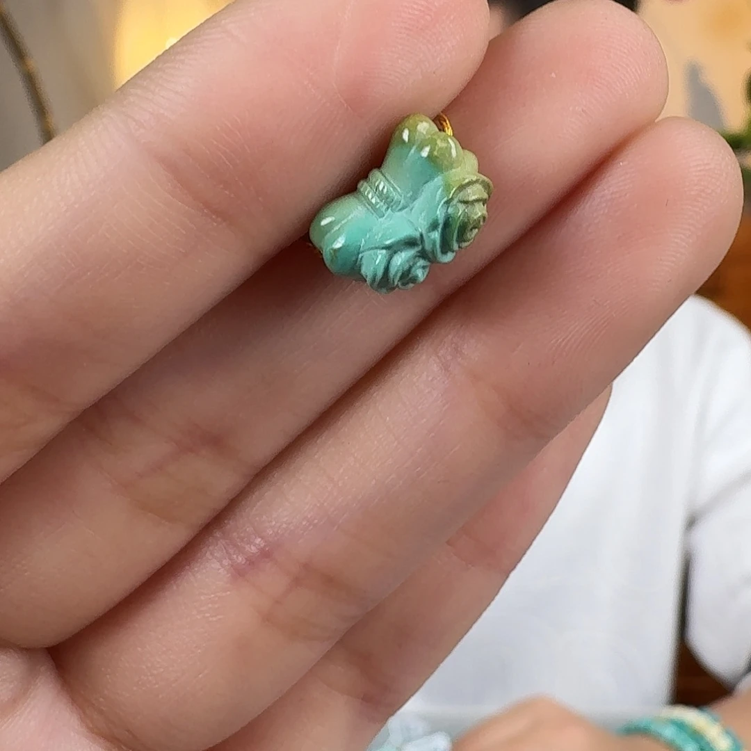 绿松石未镶嵌挂件