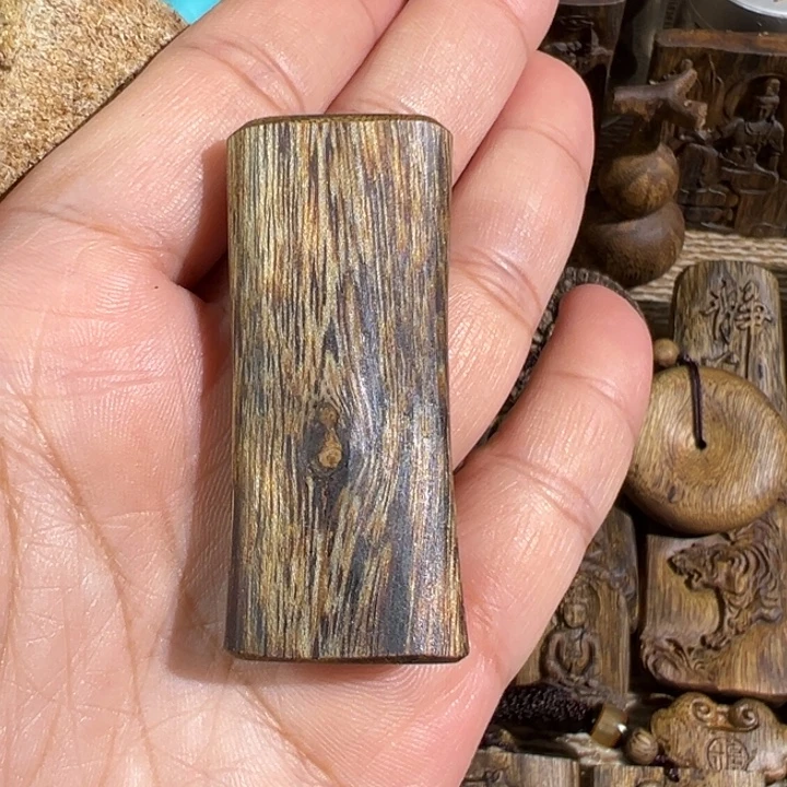 沉香沉香碎屑白棋楠沉香牌6.9克