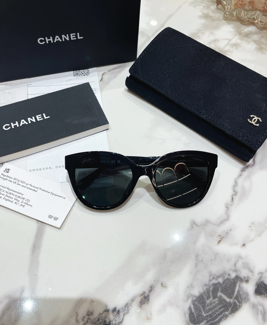99新 Chanel/香奈儿 Chanel 香奈儿 粉色字母logo墨镜
