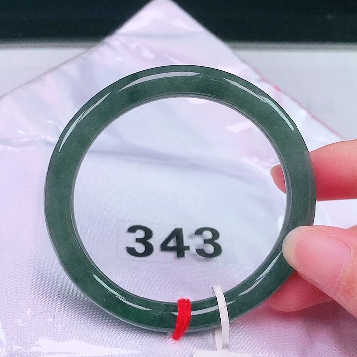 翡翠未镶嵌手镯（圆镯）翡翠