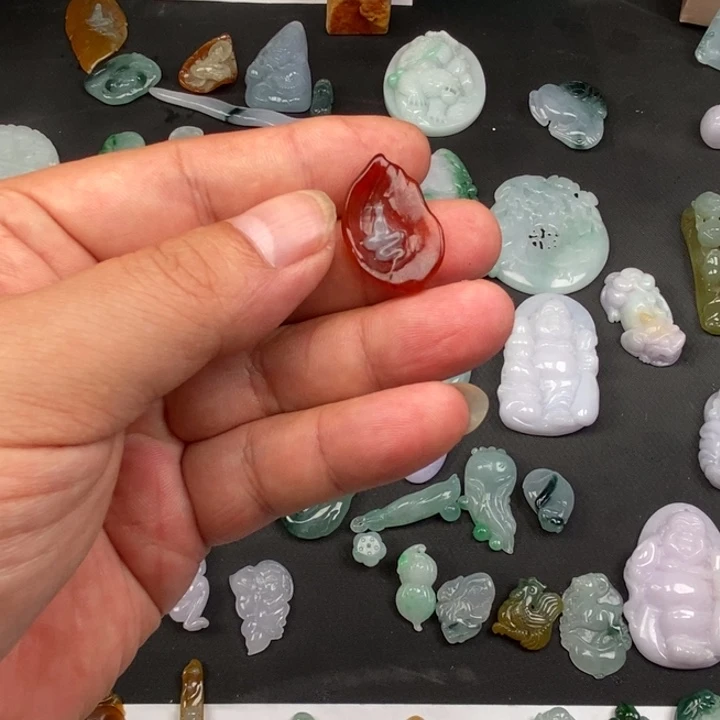 北***馨翡翠未镶嵌颈饰翡翠