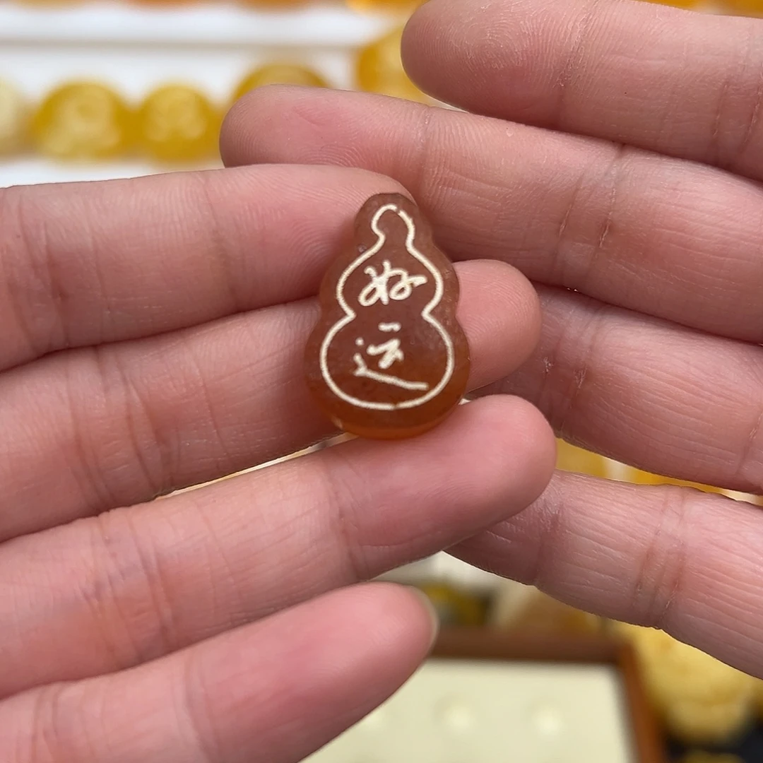 蜜蜡未镶嵌颈饰蜜蜡