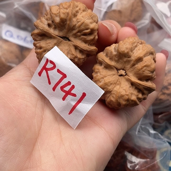 文玩核桃把件娃娃